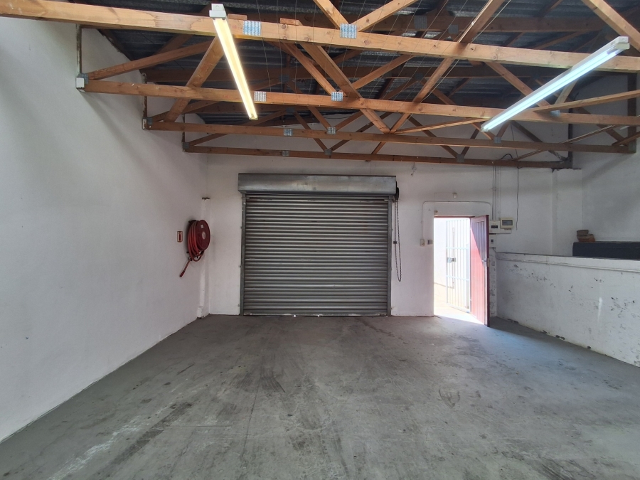 To Let Commercial Property for Rent in Chiselhurst Eastern Cape